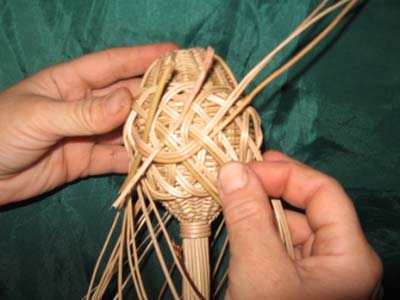 Плетение сложной косы с подстановкой 3-х прутьев